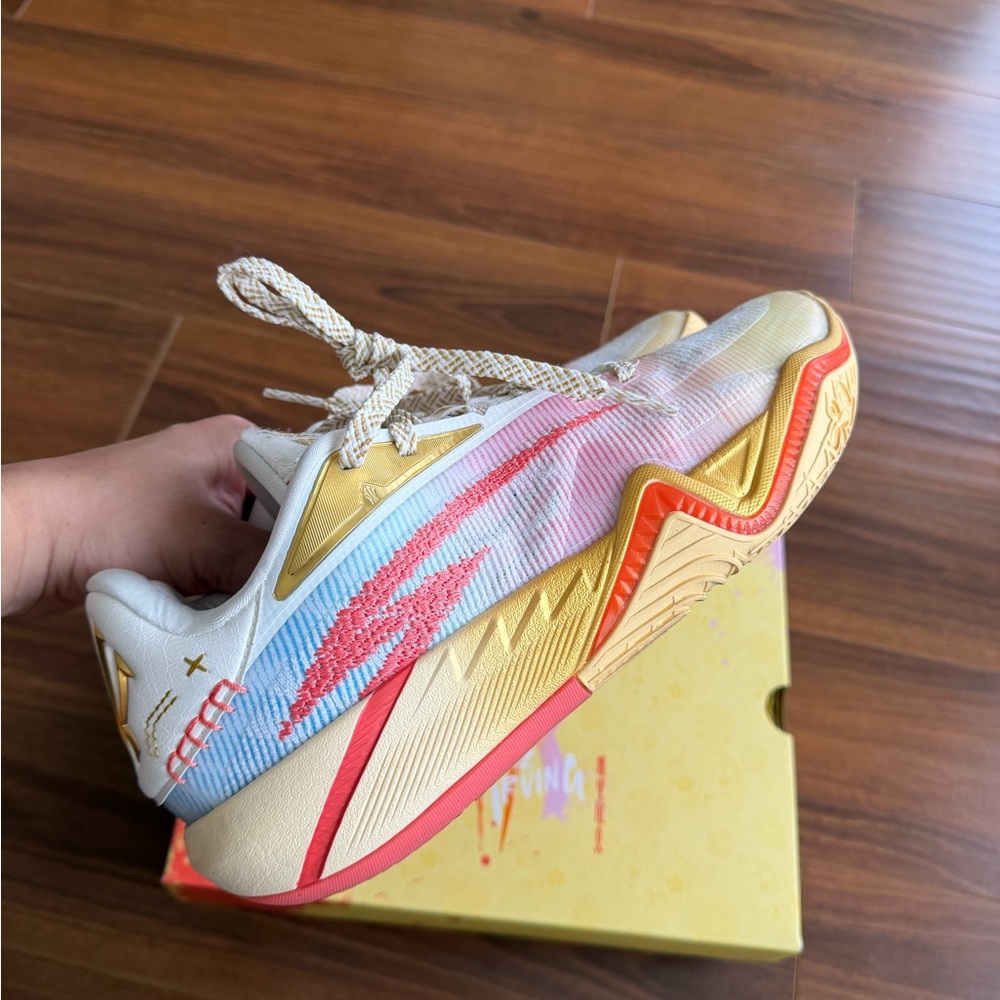 Kyrie Irving anta 3 basketball shoes